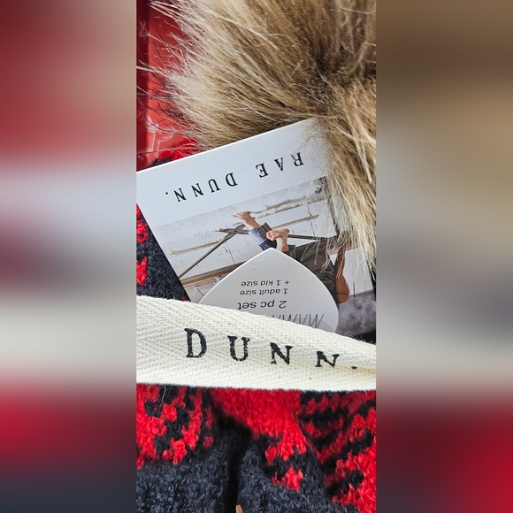 Rae Dunn "MAMA BEAR & LITTLE BEAR" Beanie Hat Set With Pom Pom In Red Christmas - Picture 4 of 6